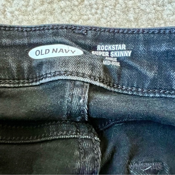 OLD NAVY Rockstar Black Super Skinny Ankle Distressed Jeans—SZ. 6 - Picture 10 of 13